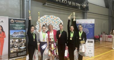 Зам.-кметът Светослав Колев връчи „Купата на кмета“ на клуб „Грация“ на Международния турнир „Фея под липите“