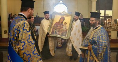 В Казанлък посрещнаха Чудотворната икона на Пресвета Богородица Скоропослушница