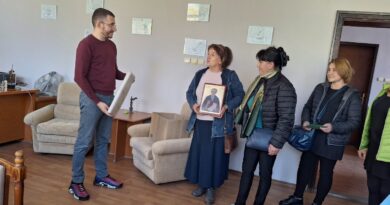 ДГ No 55 „Незабравка“ поздрави декана на Медицински факултет с Деня на българския лекар
