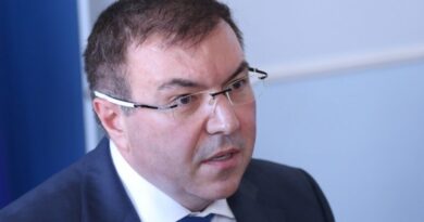 Проф.д-р Костадин Ангелов:“Заставам категорично зад идеята социалните мрежи да бъдат забранени за деца до 15 години“