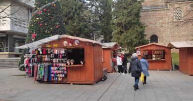 Коледно настроение и песни ще внесат за месец тематичните базари в Стара Загора