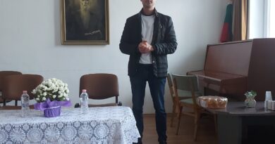 Учителите ветерани се срещнаха с г-н Николай Диков- секретар на Община Стара Загора