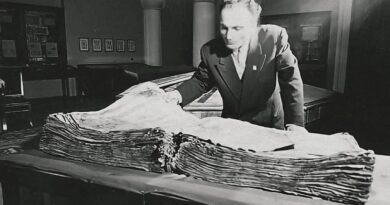 Коя е най-голямата арменска древна ръкописна книга?