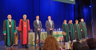 Запазете човечността в себе си, отправи послание към младите медици зам.-кметът на Стара Загора Светослав Колев