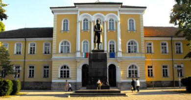 190 години от откриване на Априловската гимназия отбелязваме на 2 януари