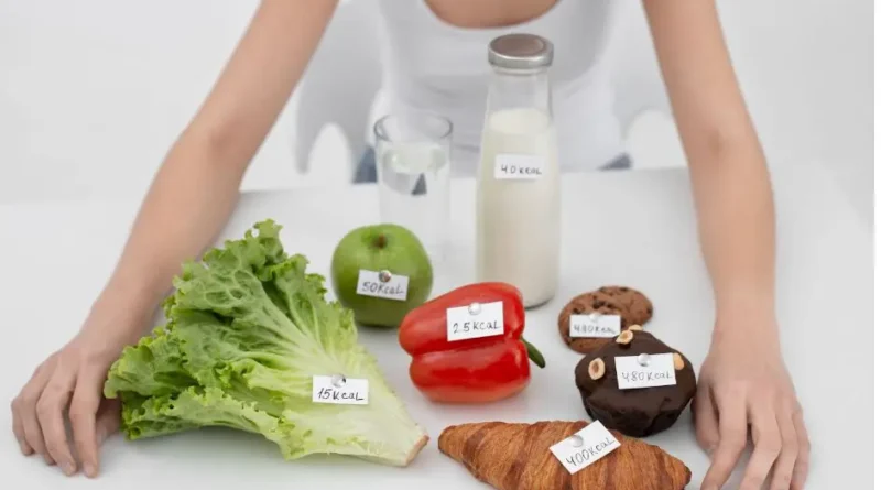 Експерти са изчислили колко крачки трябва да направим, за да изгорим калориите от празничните храни и напитки