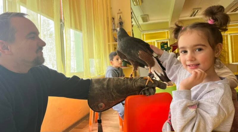 Мишеловът Хари бе на гости в Детска градина №11 „Загоре“ Мишеловът Хари бе на гости в Детска градина №11 „Загоре“