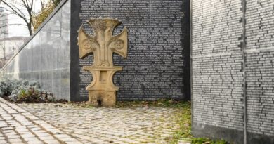 Днес e Денят на признателност и почит към жертвите на комунизма в България.