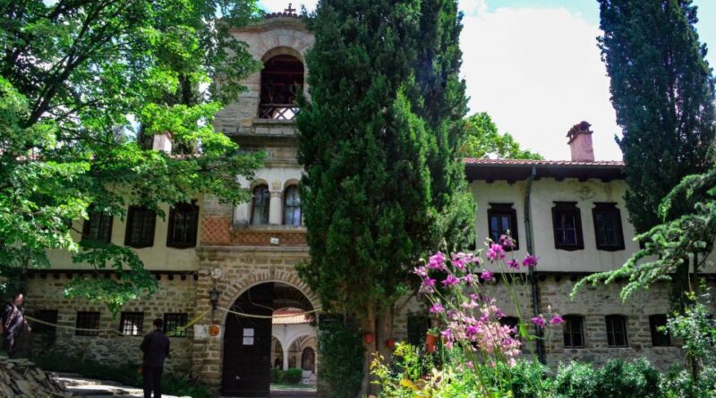 В Казанлък, на третата неделя след Възкресение Христово, представят книгата „ Щрихи от живота на Казанлъшкия девически манастир „Св. Въведение Богородично”