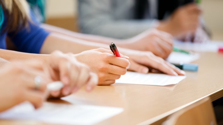 ВАС окончателно отмени ключови текстове за оценяване на матурите в 12 клас