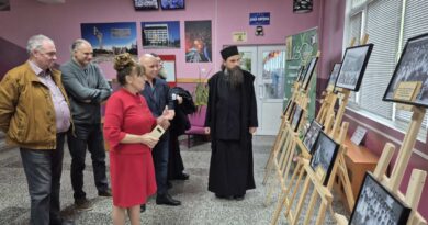 В ОУ „Кирил Христов“ гостуваха игуменът на Зографския манастир и писателят Димо Узунов