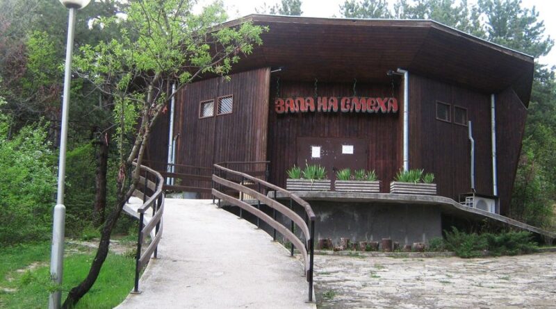 „Залата на смеха“ в Стара Загора преминава към лятно работно време