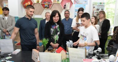 Деня на Светите братя Кирил и Методий в Средно училище „Иван Вазов“ бе открит модерен STEM център