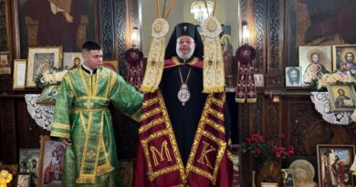 На Петдесетница – митрополит Киприан служи в Свиленград и подстрига за иподякон бежанец от Африка