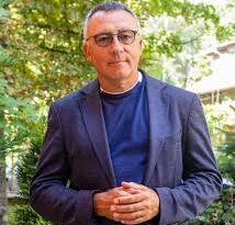 Четиво за родители: летният списък от книги на децата