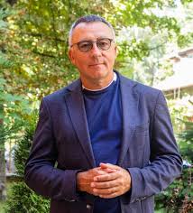 Четиво за родители: летният списък от книги на децата