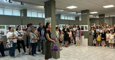 Годишната изложба на школите към ЦПЛР събра талант, вдъхновение и детско творчество