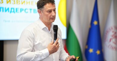 Проф. д-р Евгени Станимиров гостува на Тракийския университет с лекцията „Без извинения за лидерството“