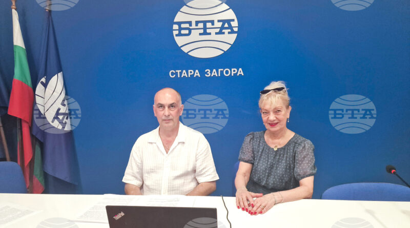 „Сцена на вековете“ е уникален фестивал с място в сърцето на България според директора на Старозагорската опера Владимир Бошнаков „Сцена на вековете“ е уникален фестивал с място в сърцето на България според директора на Старозагорската опера Владимир Бошнаков