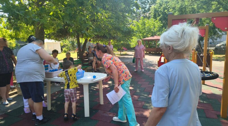 Младите омбудсмани дадоха начало на лятната ваканция с посещение в Дневния център за деца и младежи с увреждания в Стара Загора