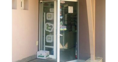 Аптеката в старозагорския квартал „Зора“ очаква да отвори врати отново