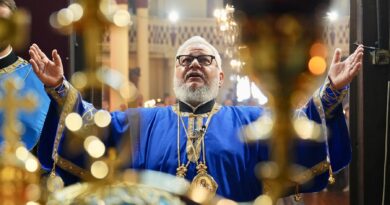 На Успение Богородично митрополит Киприан служи в Казанлък