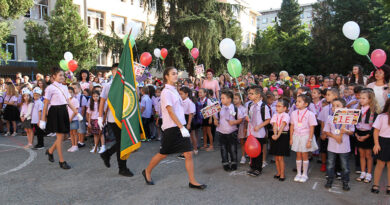 Новата учебна година започва на 15 септември, две дълги почивки ще имат учениците през пролетта Новата учебна година започва на 15 септември, две дълги почивки ще имат учениците през пролетта