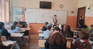 Ученици от СУ „Максим Горки“, съвместно с психолози от ПИЦ по зависимости в Стара Загора, участваха в интерактивно обучение