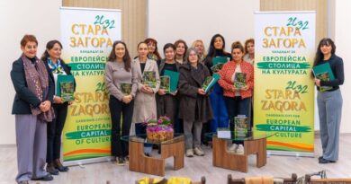 Отдел „Култура“ изрази признателността си към културните дейци в навечерието на 1 ноември Отдел „Култура“ изрази признателността си към културните дейци в навечерието на 1 ноември