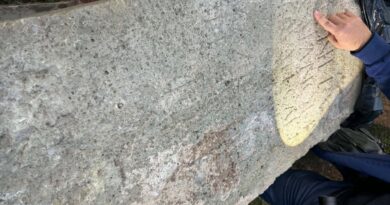 Надпис върху постамент на статуя на император Траян в Акве калиде разкрива връзката на термите с Деултум