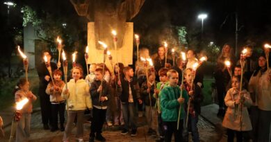 Голямото семейство на ДГ „Светлина“ почете Деня на народните будители